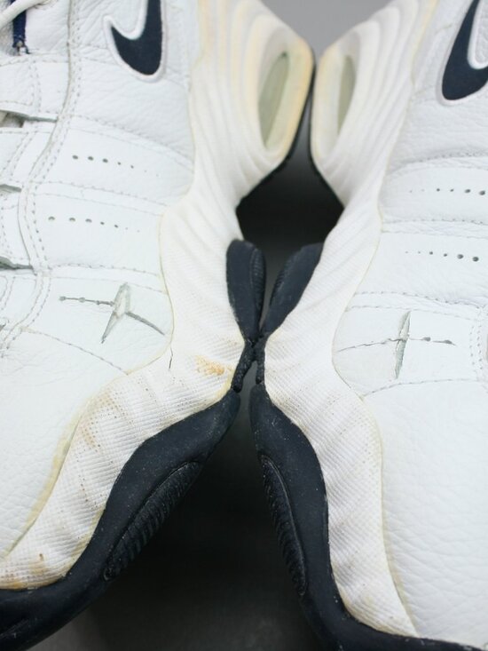Nike Chris Mullin #17 Autographed Game-Worn/Used Signed Basketball Shoe Sneakers main image 7